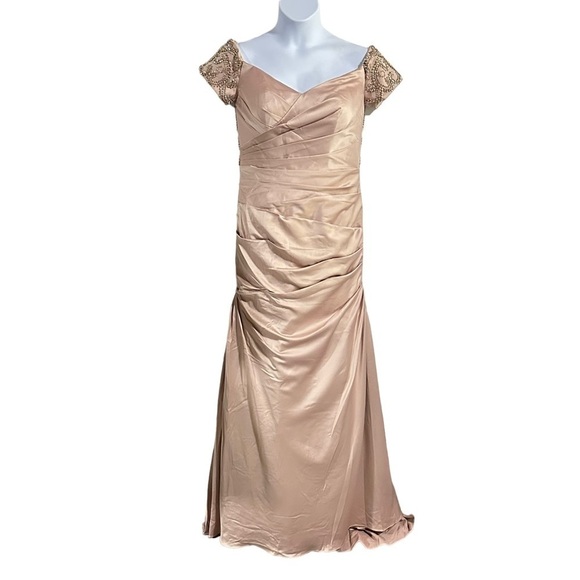 La Femme 25996 Champagne Beaded Off the Shoulder Pleated Formal Gown Size 10 - Picture 3 of 12